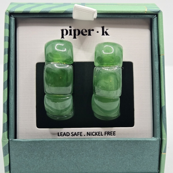 PIPER K Jade Green Acrylic Huggie Hoop Earrings ~ NIB #208 - Picture 6 of 8